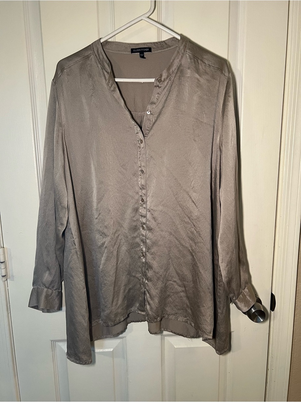 Eileen Fisher 100% Silk Taupe Button Front Blouse Top Size Large
